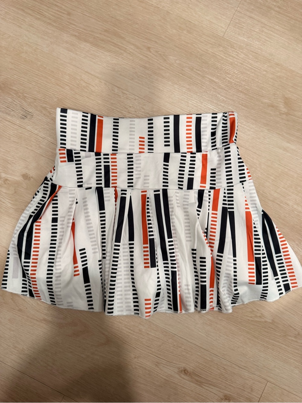 HALARA White Mini Skirt with Black and Orange Geometric Stripes Sz M